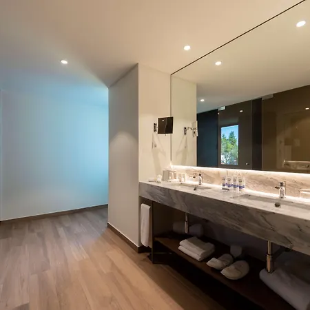 Hotel Curio Collection By Hilton Boeira Garden Porto Portug 4*
